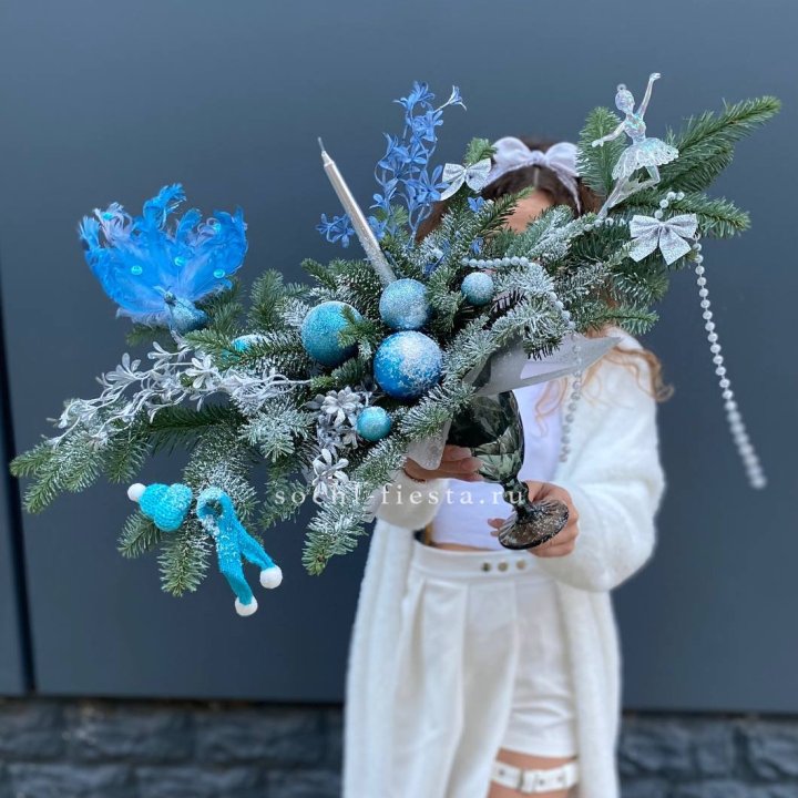 Композиция в бокале голубая в Тольятти