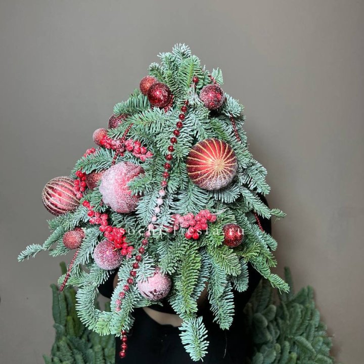 Ёлка красная в Тольятти