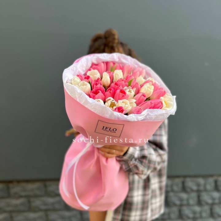 51 бело-розовый тюльпан в Тольятти