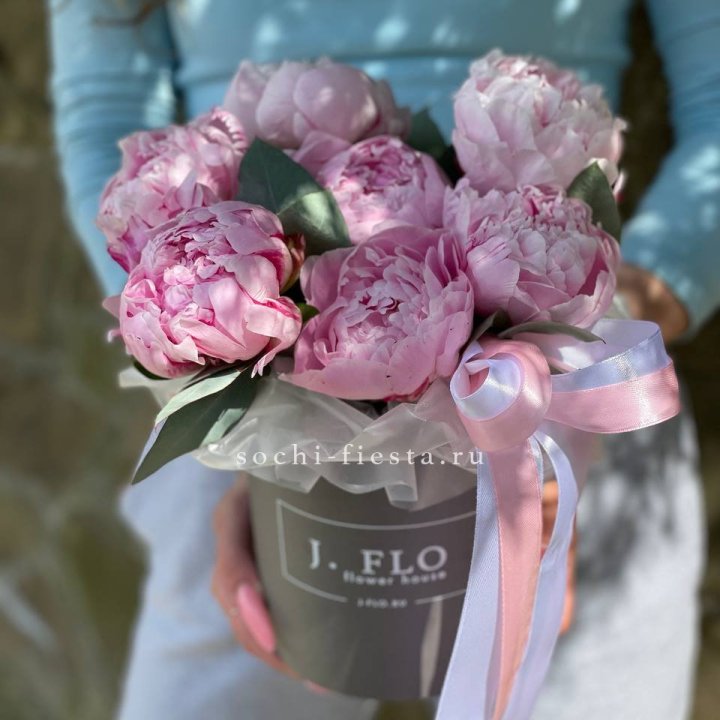 Цилиндр пионов с эвкалиптом в Тольятти