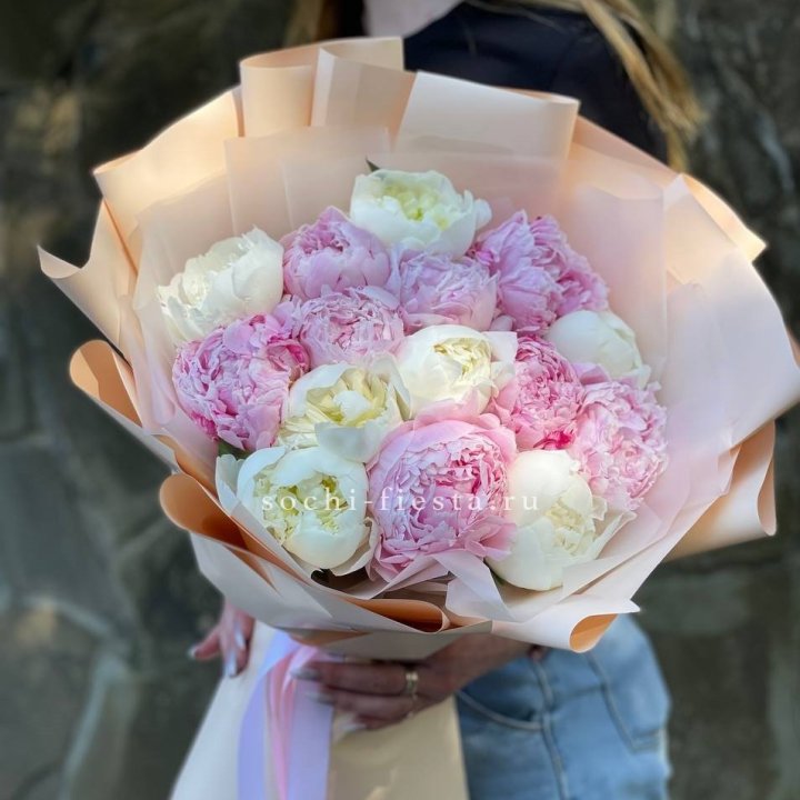 Букет 15 зефирных пионов в Тольятти