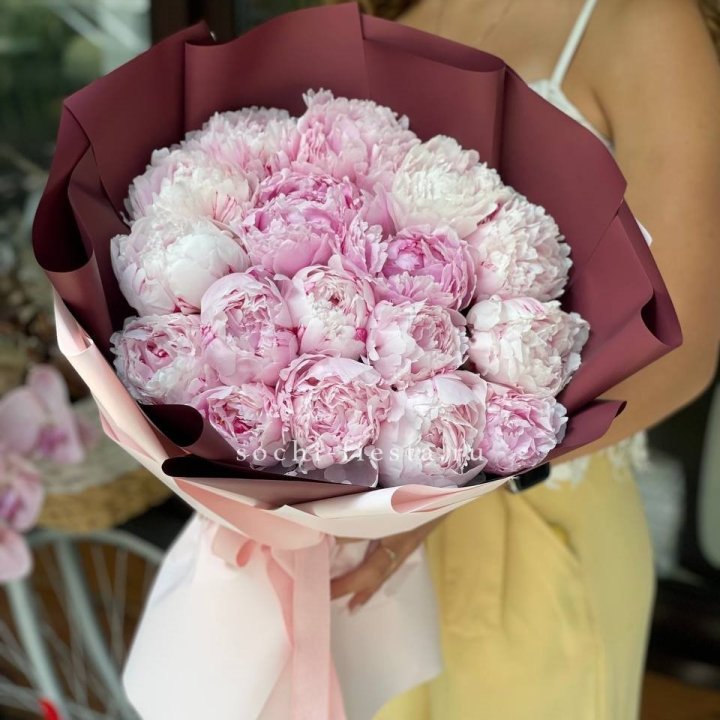 Букет 17 зефирных пионов в Тольятти