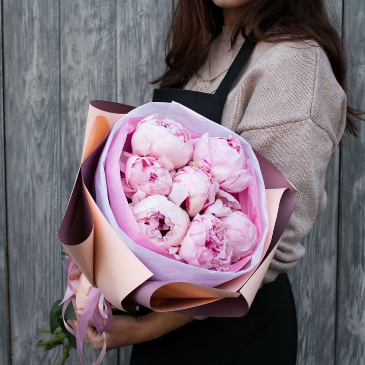 7 зефирных пионов в оформлении в Тольятти