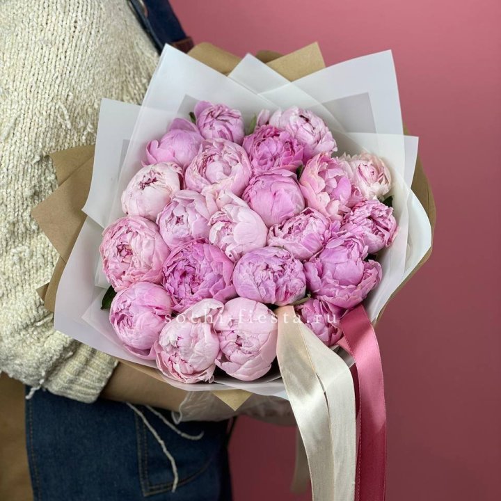 Букет из 21 пионов в Тольятти