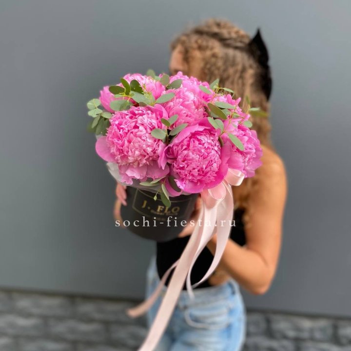 Дизайнерский цилиндр "Фломени" в Тольятти