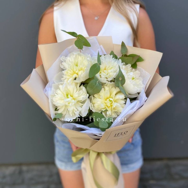  Букет белых пионов в Тольятти
