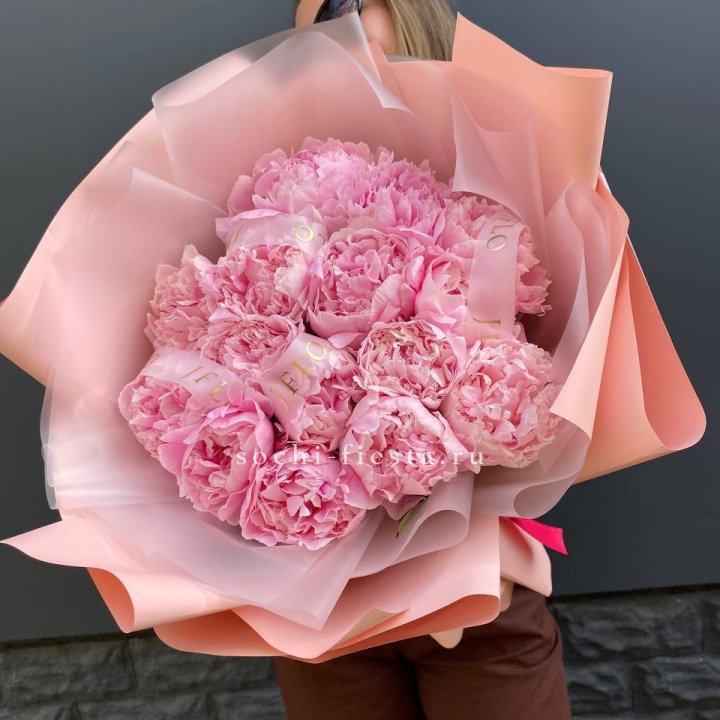 15 пионов "Монинг" в Тольятти