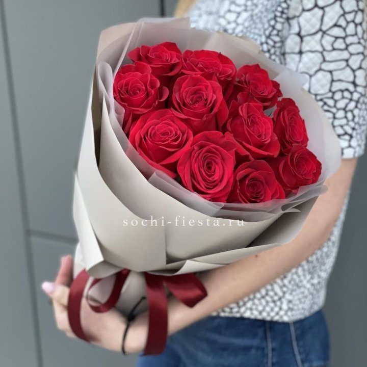 Букет красных роз "Рози" в Тольятти