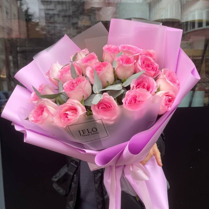  19 розовых роз в Тольятти
