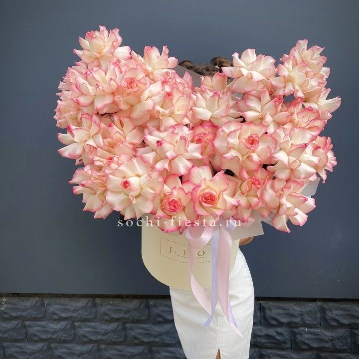 31 французская роза Джумилия в боксе в Тольятти