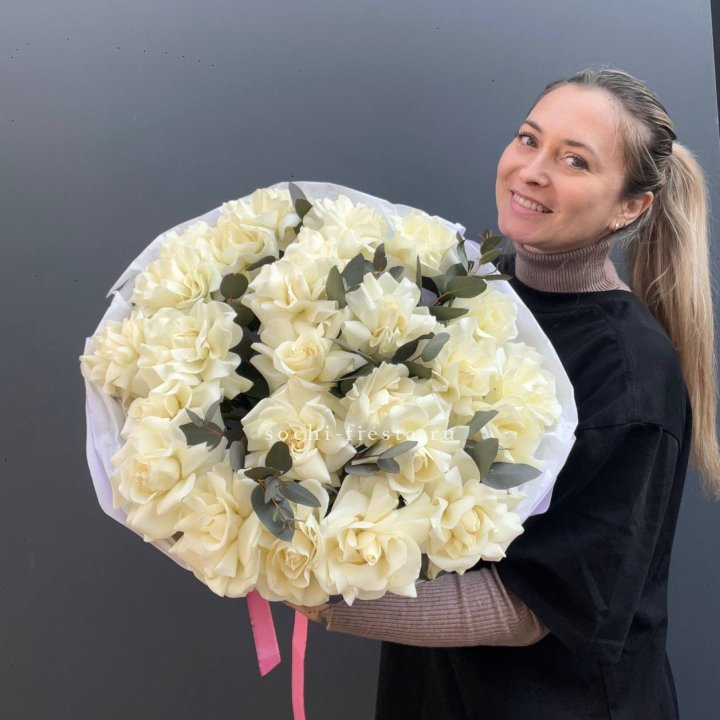 25 Белых французских роз Вайт найс в Тольятти