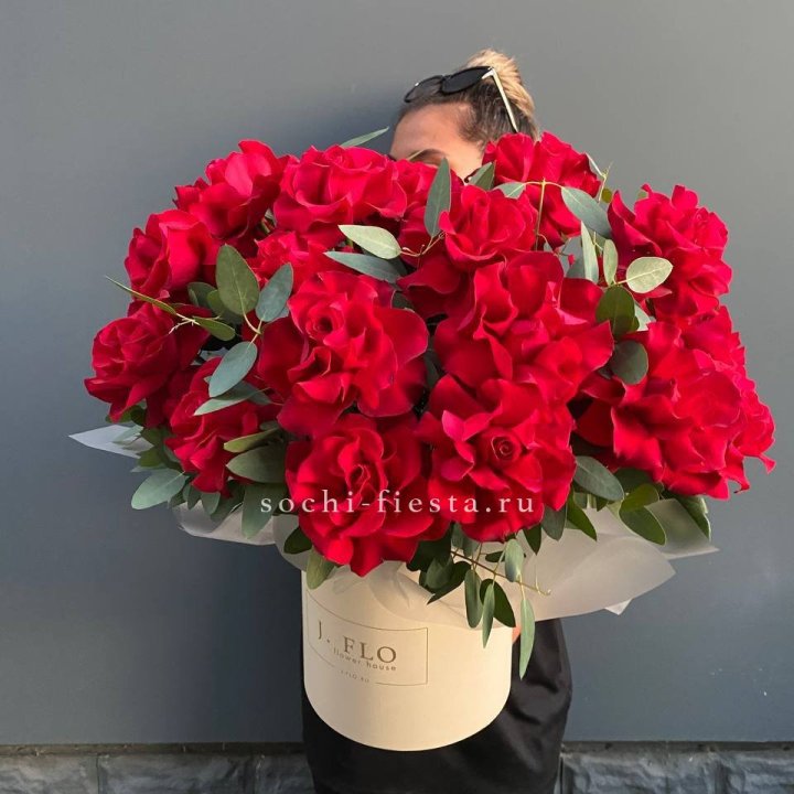 25 Французских красных роз в коробке в Тольятти