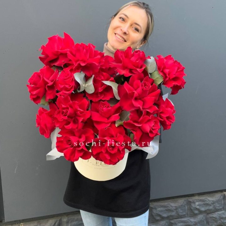 17 Французских роз в боксе в Тольятти