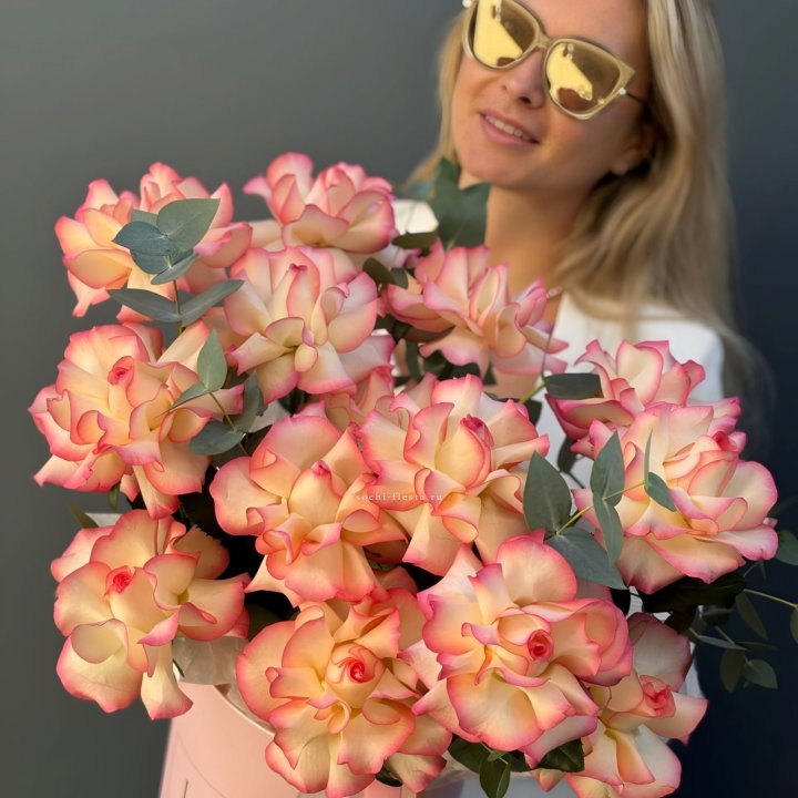 15 французских  роз Джумилия в боксе в Тольятти