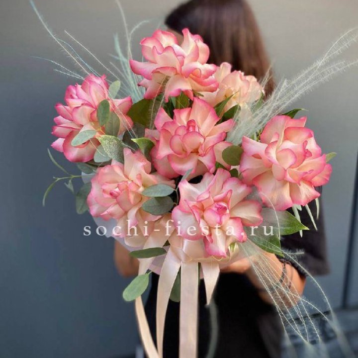 9 Французских роз Джумилия в боксе в Тольятти