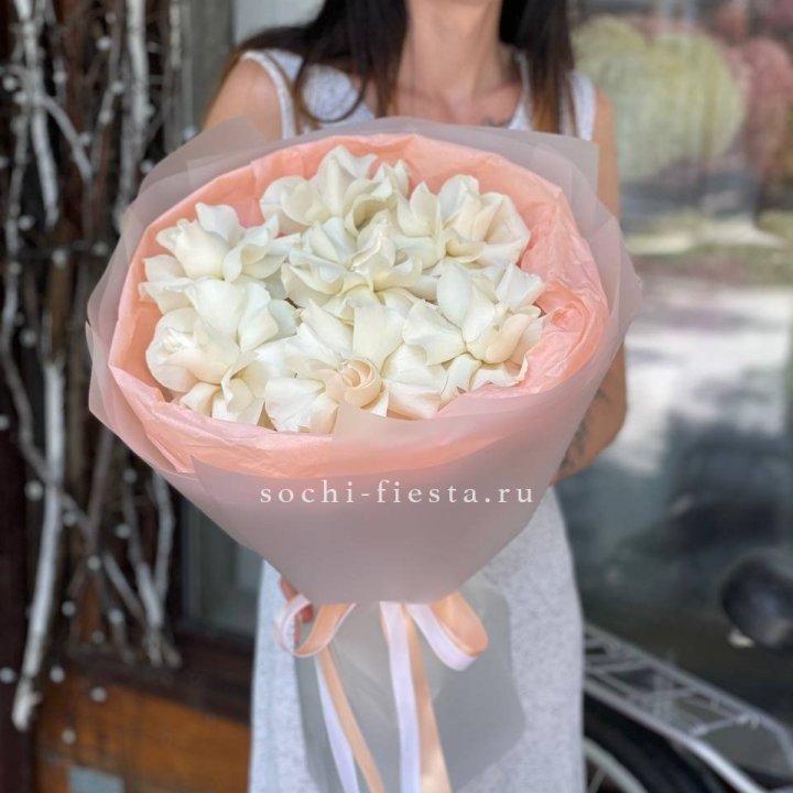 7 Белых французских роз в Тольятти