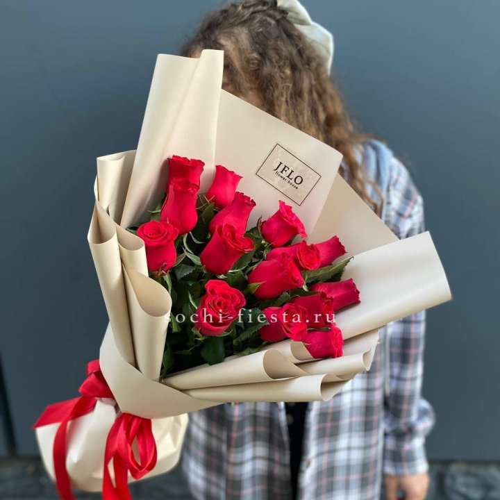 15 красных роз в Тольятти
