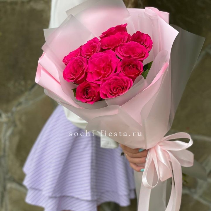 Букет алых роз в Тольятти