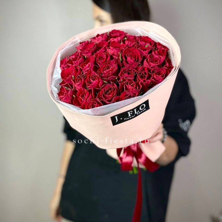 35 кенийских роз в Тольятти