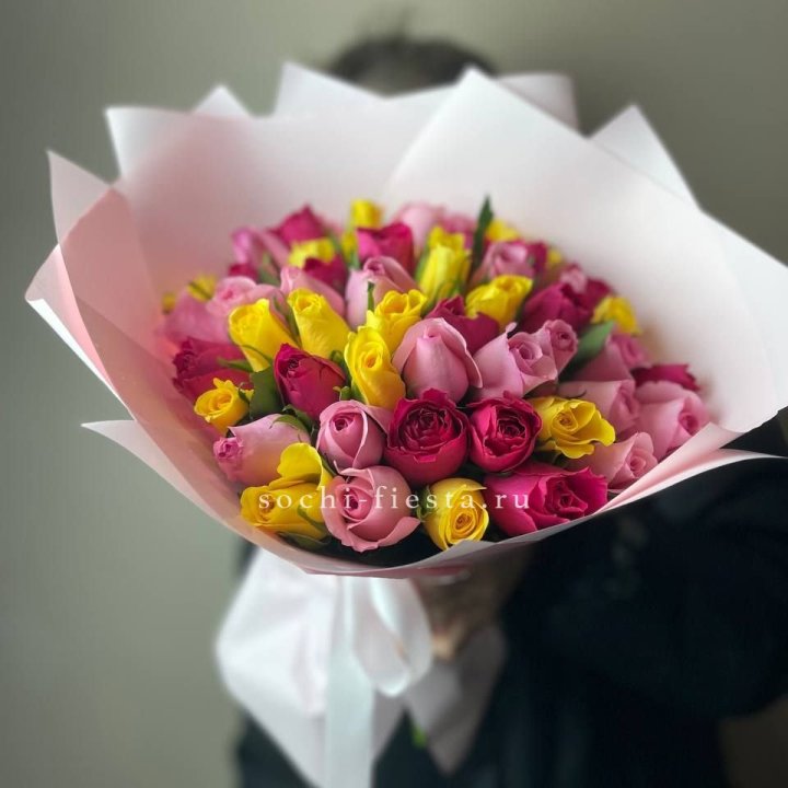 Букет из 51 розы Микс (Кения) в Тольятти