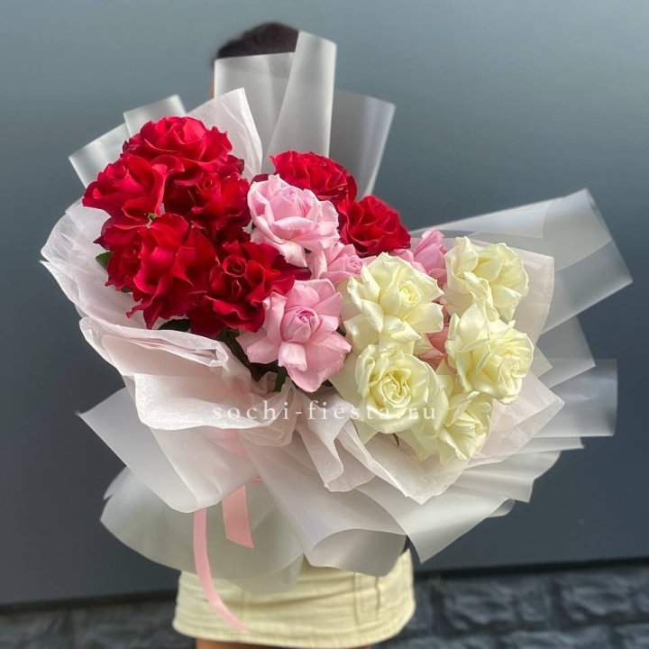 Микс из 17 роз в Тольятти