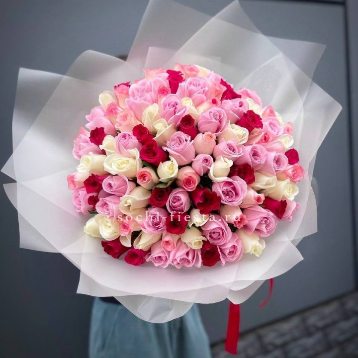 101 разноцветная роза "Карусель" в Тольятти