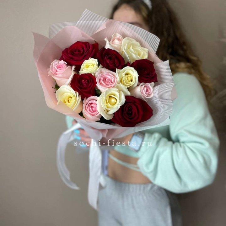 15 роз "Карусель" в Тольятти