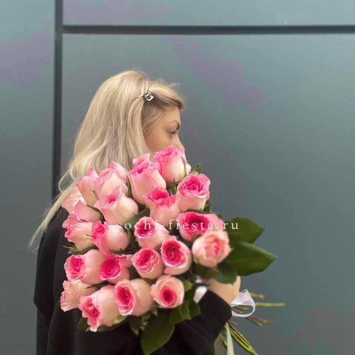  25 розовых роз в Тольятти