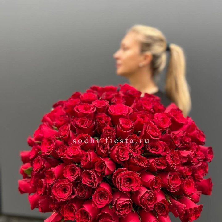 Охапка из 101 красной розы в Тольятти
