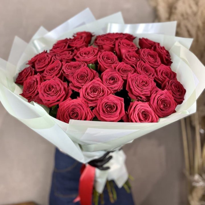 37 красных роз в Тольятти