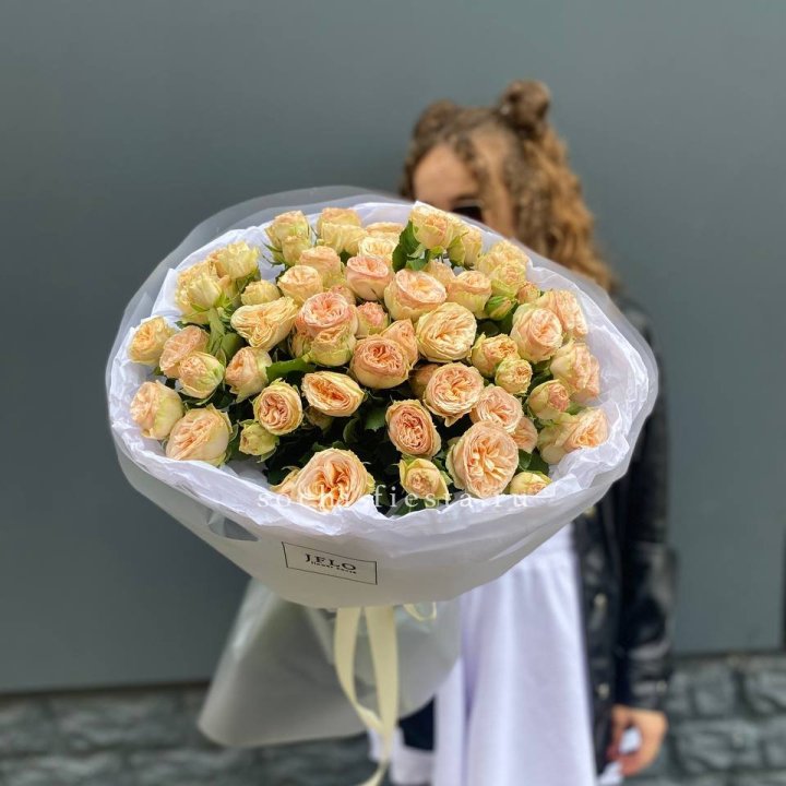 15 пионовидных роз в Тольятти