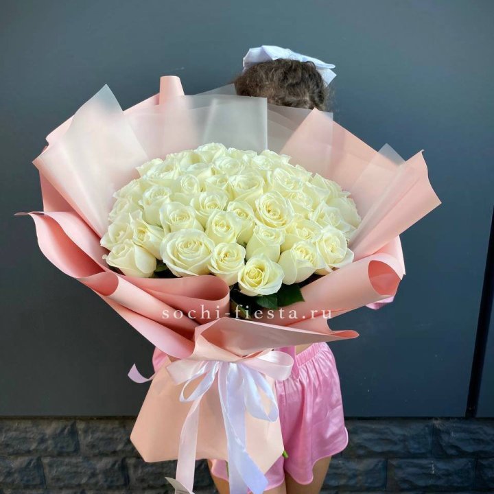 35 белых роз в Тольятти