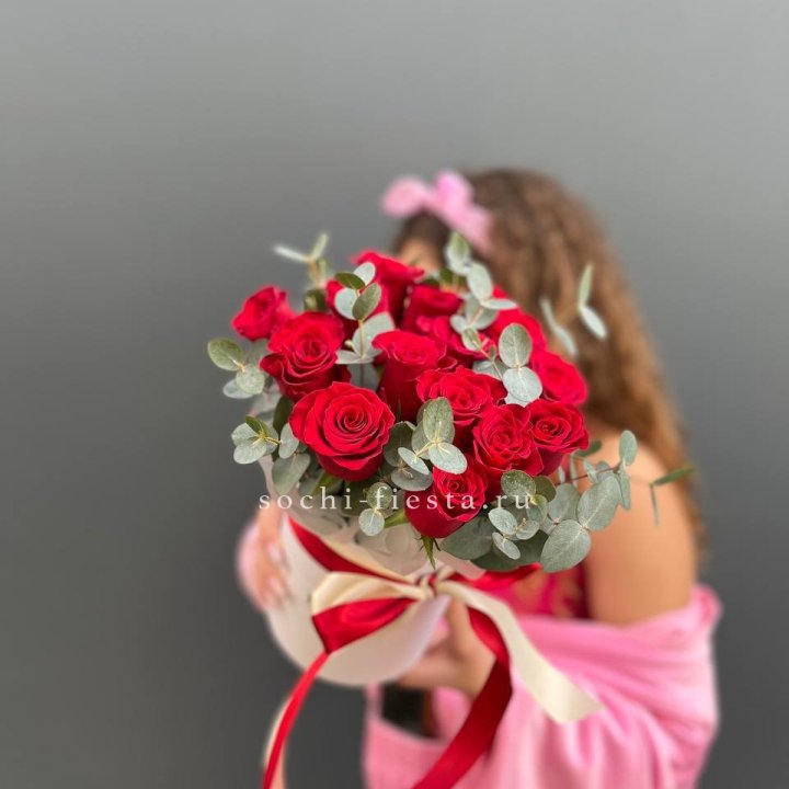 15 Красных роз в боксе №2 в Тольятти