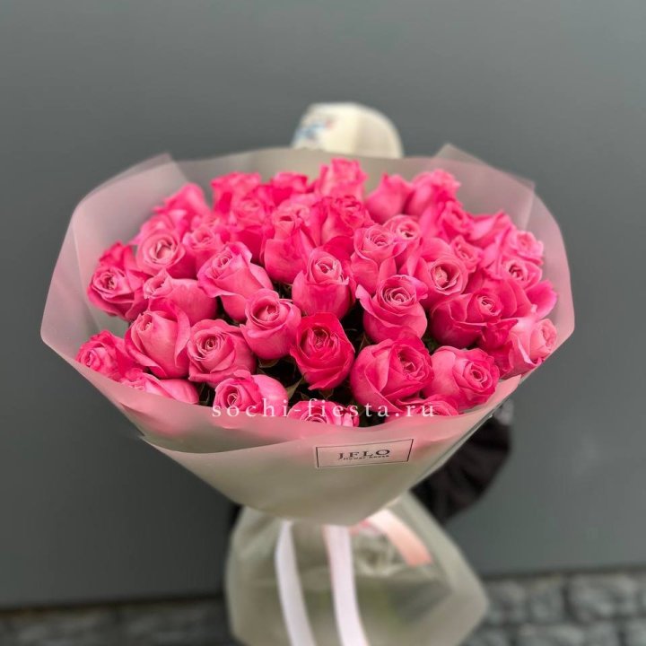 Роза малиновая в Тольятти