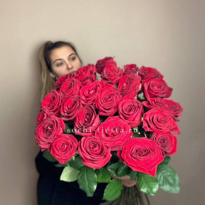 25 высоких роз в Тольятти