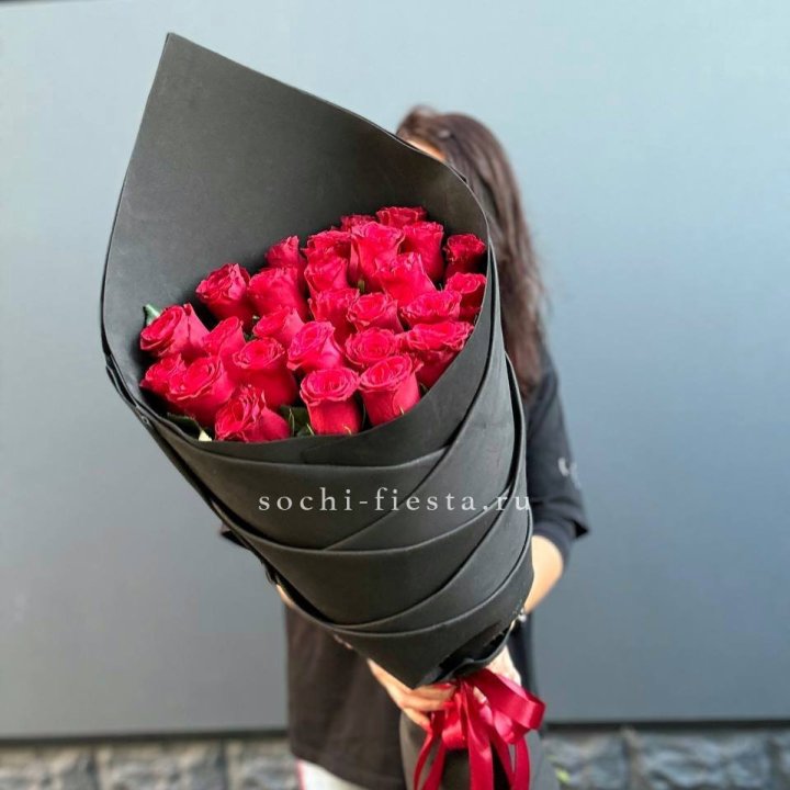 25 высоких красных роз в Тольятти