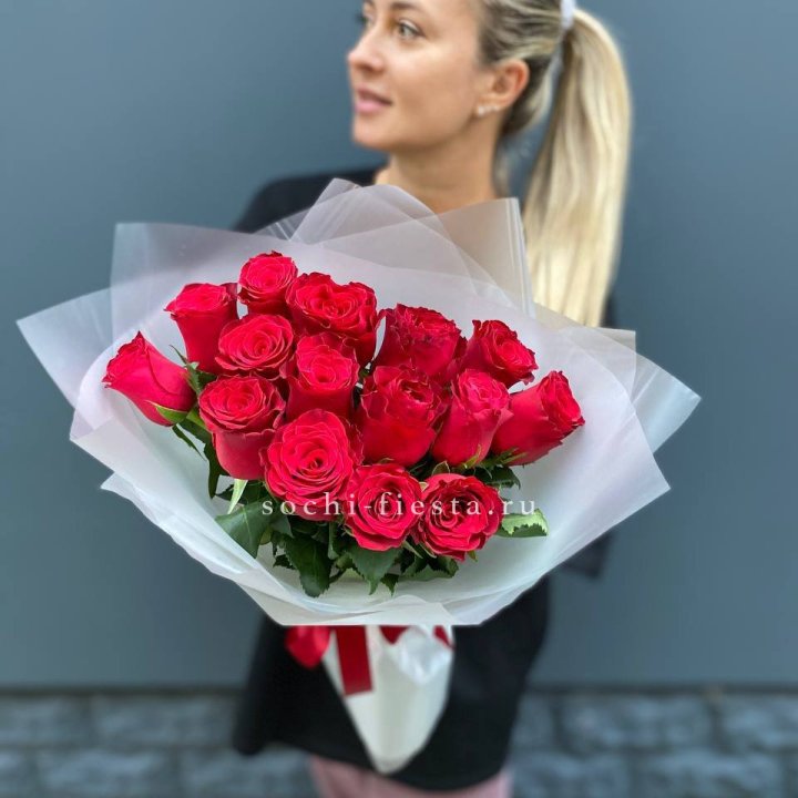 Букет из 15 красных роз  в Тольятти