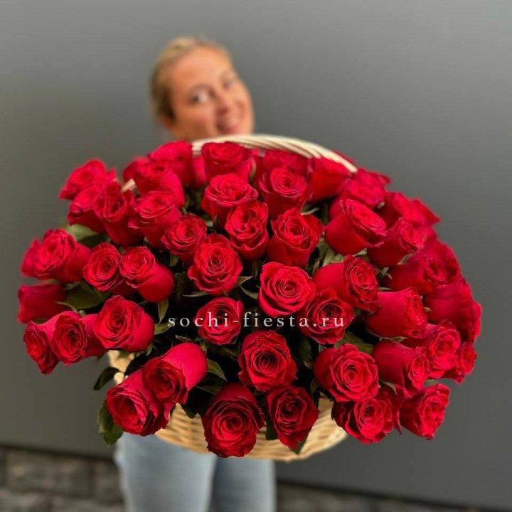 101 красная роза в корзине   в Тольятти