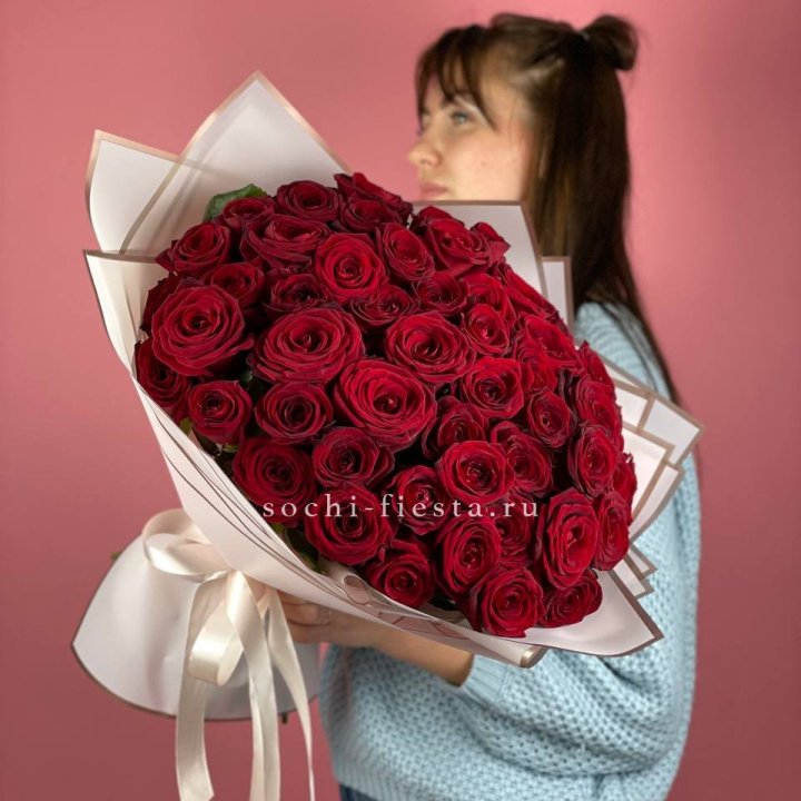 51 красная роза "Лавели" в Тольятти