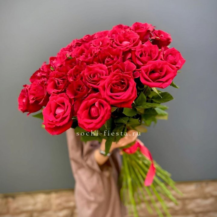 51 высокая красная роза в Тольятти