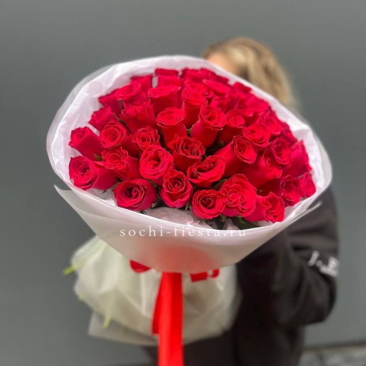 55 красных роз "Амелия" в Тольятти