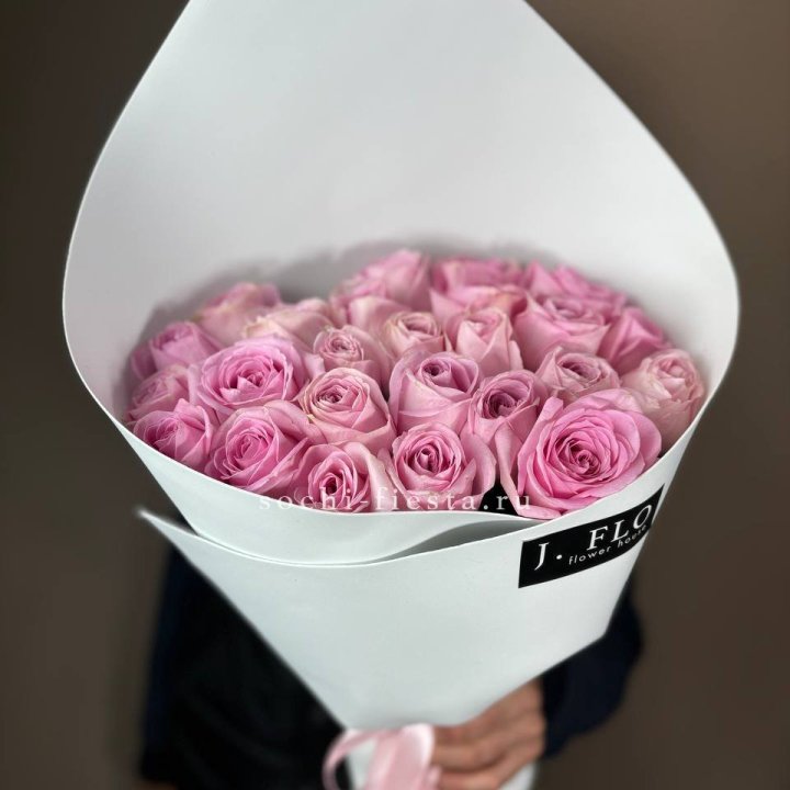 25 розовых роз в Тольятти