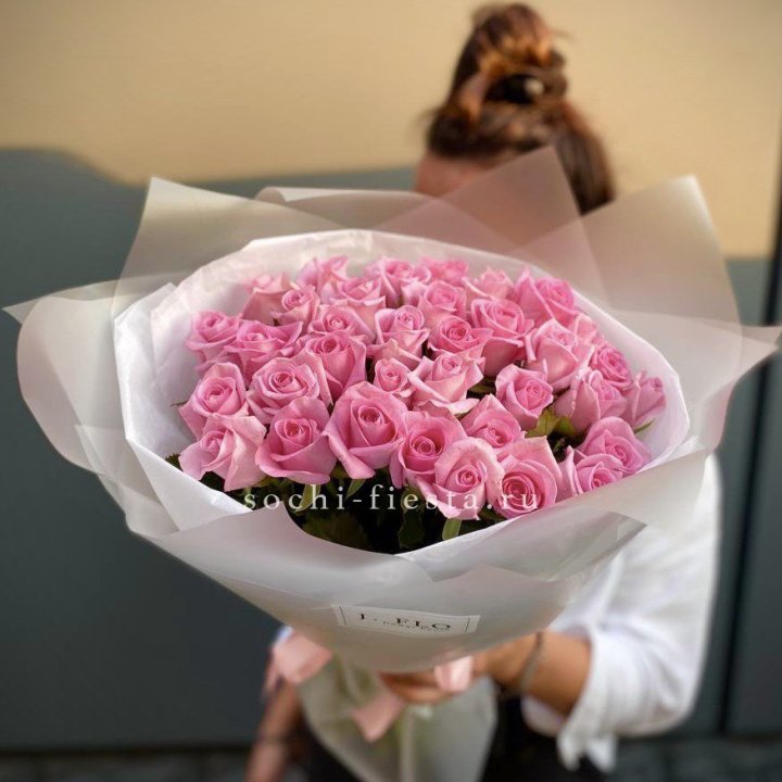 Букет розовых роз  в Тольятти