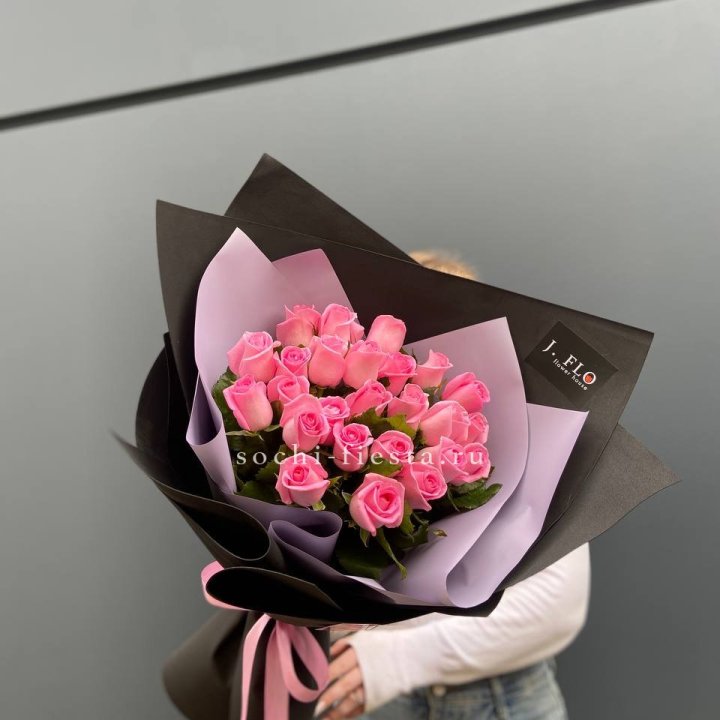 19 розовых роз  в Тольятти