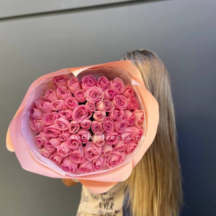 55 розовых роз в Тольятти