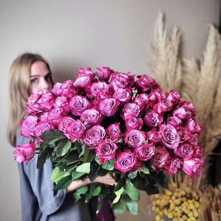 Охапка высоких роз Деп перпел в Тольятти