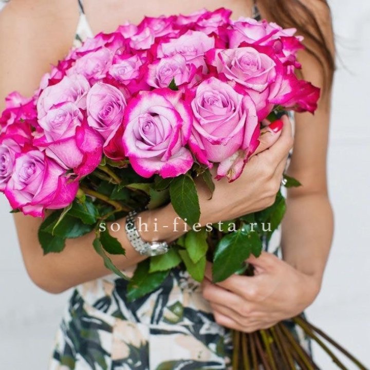 Букет высоких роз Ди перпел в Тольятти