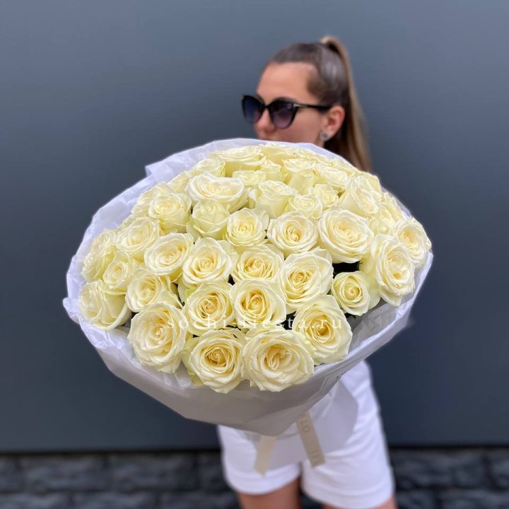 51 белая роза  в Тольятти