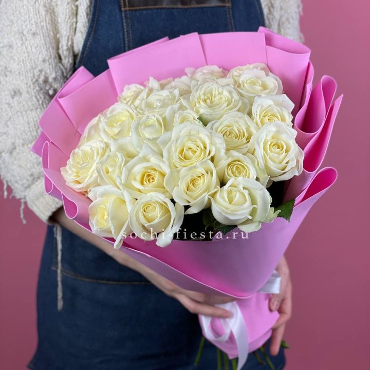 25 белых роз в Тольятти