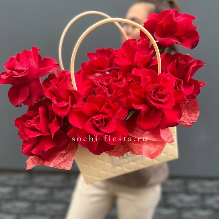 Французские розы в сумочке в Тольятти